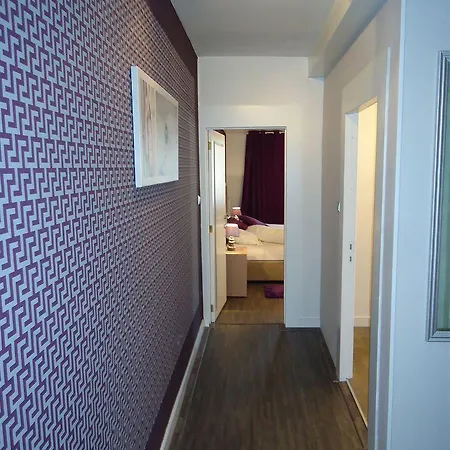 Luxe 1-2-3 Hotel